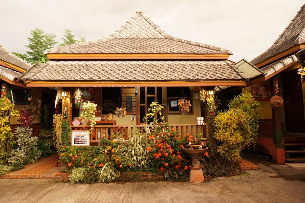 Huen Kham Kong Guesthouse Mae Sariang Εξωτερικό φωτογραφία
