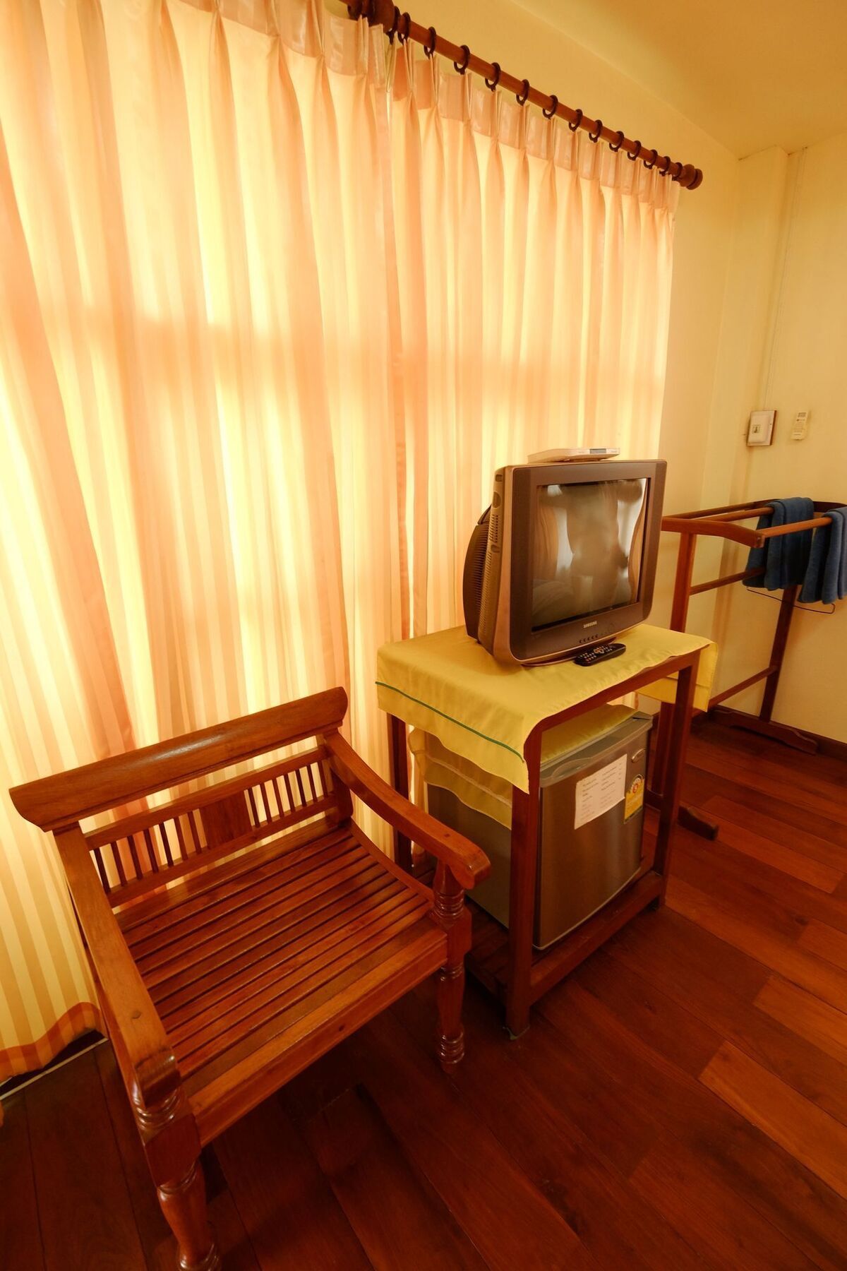 Huen Kham Kong Guesthouse Mae Sariang Εξωτερικό φωτογραφία
